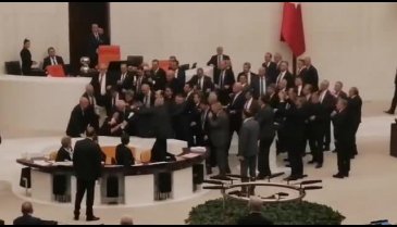 Bütçe görüşmelerinde yine gerginlik: Bursa milletvekili...