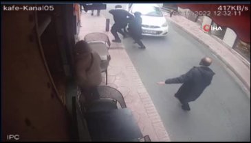 Ünlü oyuncu otomobiliyle yayaların arasına daldı