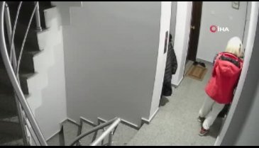 İstanbul'da çilingirle kapıyı açtırıp halasının evini soydu! O anlar kamerada