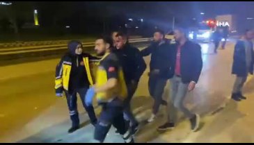 Bursa'da kontrolden çıkan otomobil koruma tellerine çarptı: 1 yaralı