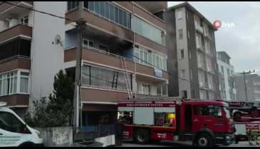 Bursa'da psikolojik rahatsızlığı olduğu iddia edilen kadın evini ateşe verdi