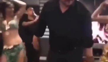 AK Parti'de 'dansöz' istifası
