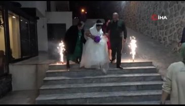 Bu düğünde tek eksik olan damat