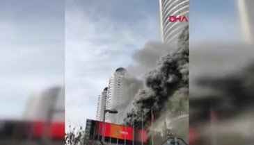 İstanbul'da AVM yangını