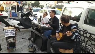 Bursa'da bu sefer sokak görme engelli sanatçıların