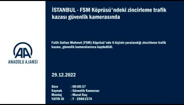 İstanbul'daki zincirleme trafik kazası güvenlik kamerasına yansıdı