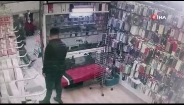 Hırsız önce kameraya, sonra polise yakalandı