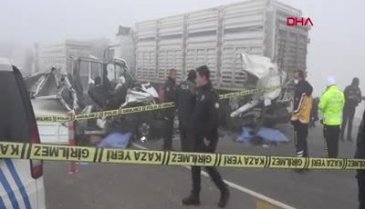 Konya-Adana karayolunda askeri kamyonet tıra çarptı: 2 şehit, 2 yaralı