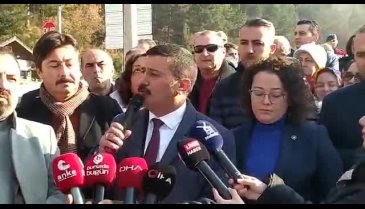 İYİ Parti Bursa'dan Uludağ Milli Park Kapısında 'Zincirli-Kilitli' açıklama -2