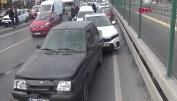 İstanbul Avcılar'da zincirleme kaza! Trafikte uzun süre aksama yaşandı