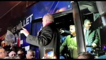Muharrem İnce Bursa'da gençlere seslendi: Siz oy kullanmayın diye kanun çıkarttılar