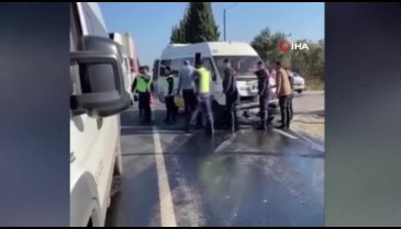 Bursa'da minibüs ve otomobil çarpıştı: 7 yaralı