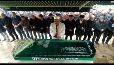 Bursada Bugün köşe yazarımız Pınar Yeniyiğit'in annesi son yolculuğuna uğurlandı