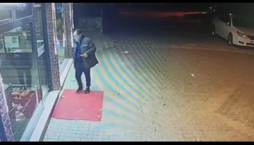Bursa'da hırsız tezgahtan çaldığı anahtarla otomobil çaldı