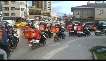 Bursa'da Trendyol GO kuryeleri, iş bırakma eylemi yapıyor
