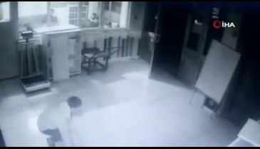 Nefes borusuna sakız kaçtı! "Heimlich Manevrası" yöntemiyle böyle kurtarıldı