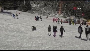 Uludağ'da pistler doldu! Kar kalınlığı 16 santimetreye ulaştı
