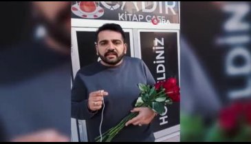 İsveç'teki olayın arkasından Mardinli gençler kiliselerde gül dağıttı