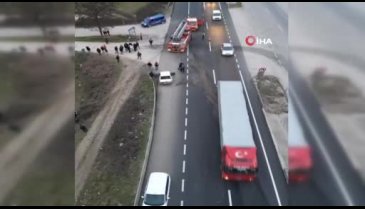 Bursa'da feci kazada otomobil ikiye bölündü: 3 yaralı