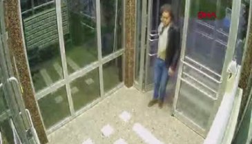 İstanbul'da kedi düşmanı kediyi dakikalarca dövdü