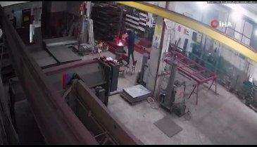 Gümüşhane'de bir kişi tinerle sobayı yakmak isterken yandı
