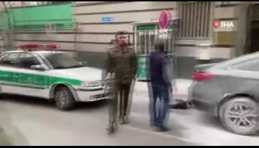 İran'da Azerbaycan Büyükelçiliği'ne silahlı saldırı