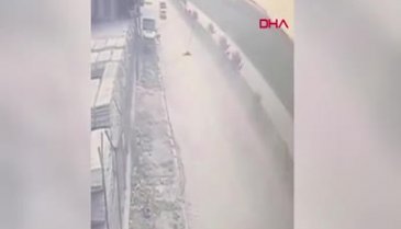 Adana'da köpekten kaçarken minibüs çarpan çocuk hayatını kaybetti
