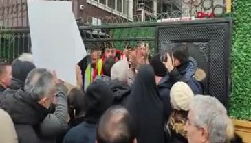 İstanbul'da protesto için toplanan site mağdurlarına sopalı karşılama