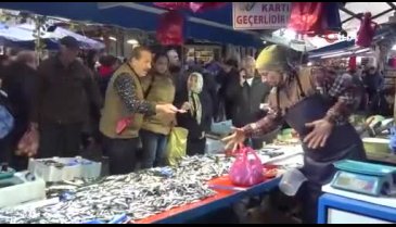 Bursa'da havalar soğudu, balık tezgahları hareketlendi