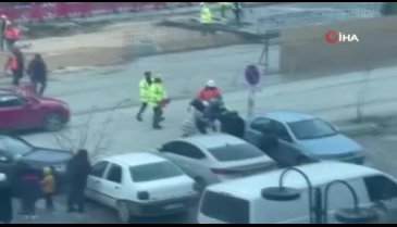 Bursa'da husumetli sürücüler birbirlerine çarptı! Tekme tokat kavga ettiler