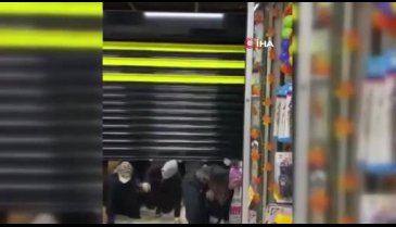 Bursa'da alışveriş çılgınlığı! Birbirlerini ezdiler