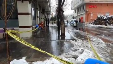 Diyarbakır'da husumetlisine kurşun yağdırdı