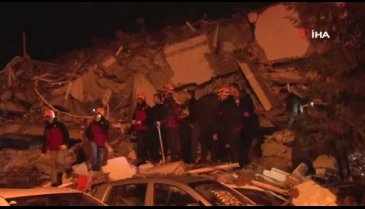 Adana'da 14 bina çöktü: Kurtarma çalışmaları sürüyor
