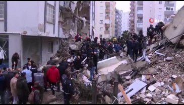 Adana'da 14 bina çöktü: Kurtarma çalışmaları sürüyor -4