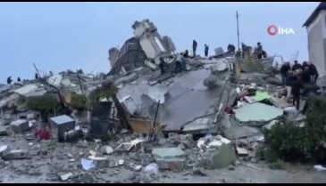 Hatay'da deprem sonrası devlet hastanesi yıkıldı