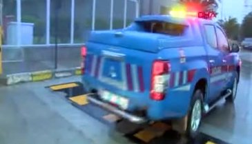 Askerler İstanbul'dan deprem bölgesine doğru yola çıktı