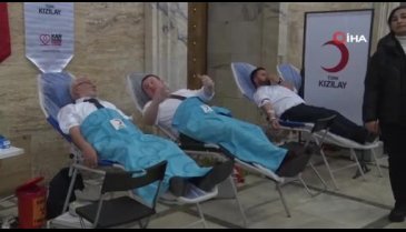 TBMM Başkanı Mustafa Şentop kan bağışında bulundu