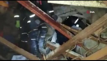 Malatya'da enkazdan 1 kişi sağ olarak çıkarıldı