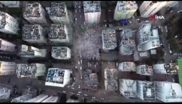 Adana'da enkaz bölgesi günün ilk ışıklarıyla görüntülendi