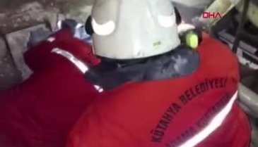 Hatay'da enkazdan kurtarılan Şevval, ekiplere sarılıp ağladı