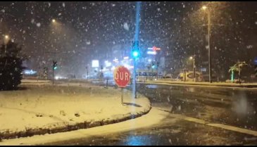 Bursa- Yalova yolunda kar yağışı etkili oluyor!