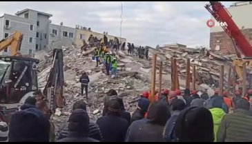 Adıyaman İsias Otel'de arama kurtarma çalışmaları devam ediyor