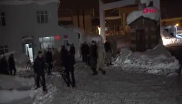 Hatay'da güvenlik korucuları, 18 kişiyi enkaz altından kurtardı