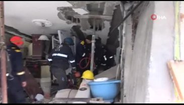 Adıyaman'da bir kişi 59 saat sonra enkazdan çıkarıldı