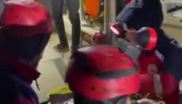 Enkaz altından kurtarılan Ahmet Eren'in ilk sözleri: Yarın okulum var