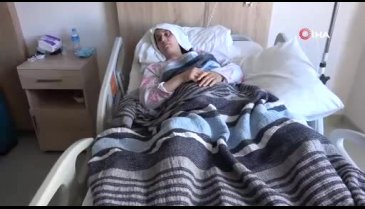 Enkaz altında kalan anne kız 'ölmek için dua etti'