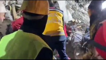 Malatya'da 124,5 saat sonra 83 yaşındaki kadın kurtarıldı