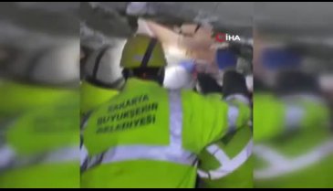 13 yaşındaki Arda Can Övün 128'nci saate enkazdan kurtarıldı