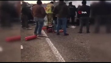 Bursa'da minibüs ile otomobil çarpıştı: 3 ölü 7 yaralı