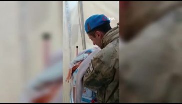 Osmaniye'de çadırda doğan bebeğe 'Umut' adı verildi
